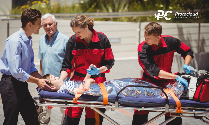 Help-First-Responders-in-Emergency-